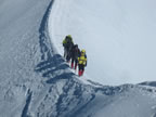 Sur les belles arêtes lors de la traversee du Castor 