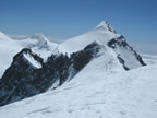 Sur les belles arêtes lors de la traversee du Castor 