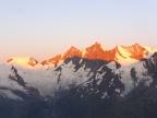 Alphubel 4206 m, Täschhorn 44491 m, Dom 4545 m, Lenzspitze 4294 m, Nadelhorn 4327 m